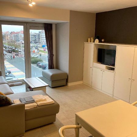 Studio Met Zeezicht Op Heldenplein Knokke-Heist Exterior photo