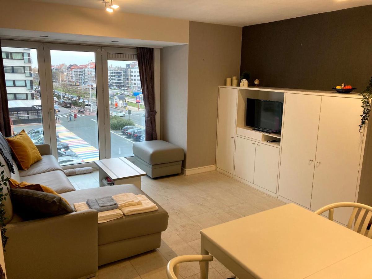 Studio Met Zeezicht Op Heldenplein Knokke-Heist Exterior photo